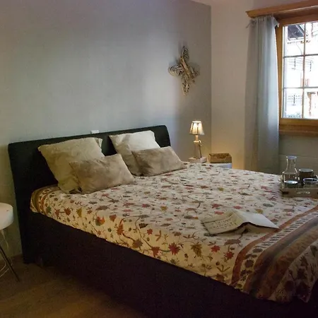 Elegant Ginawald Apartment