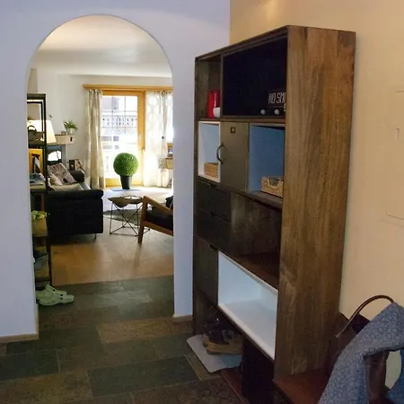 Elegant Ginawald Apartment